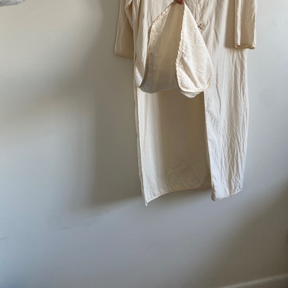 Christine Vancouver Silk Robe — Ivory (M, Late 80s–Early 90s) - Picture 5 of 10